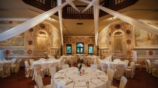 Total-Class dining